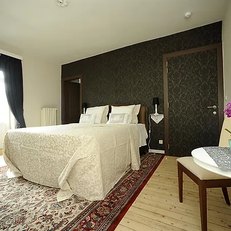 Expo 13 Bed and Breakfast