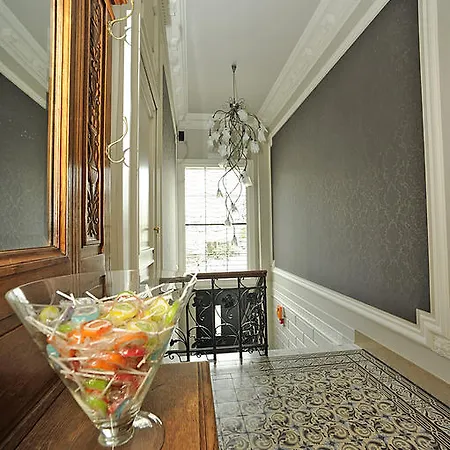 Expo 13 Bed and Breakfast Γάνδη