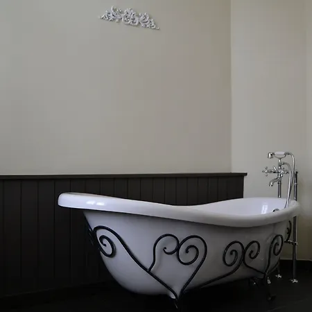 Bed & Breakfast Expo 13 3*