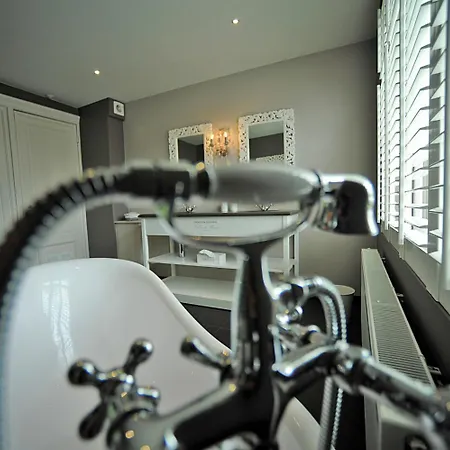 Bed & Breakfast Expo 13 3*