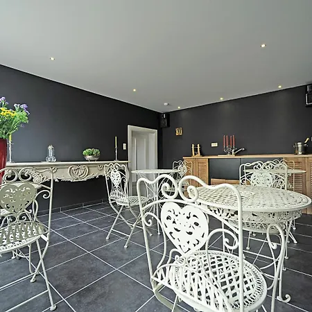 Bed & Breakfast Expo 13