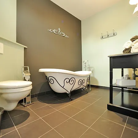 Expo 13 Bed & Breakfast 3*