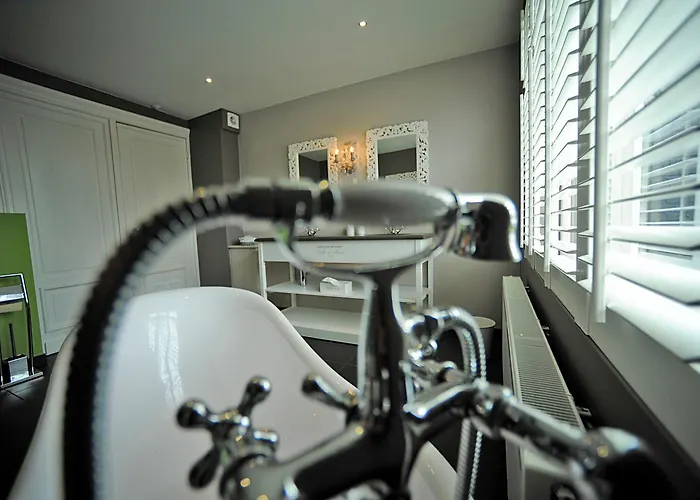 Bed & Breakfast Expo 13 3*