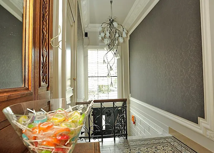 Expo 13 Bed & Breakfast